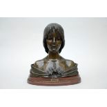 E.Villanis: bronze bust 'Le Lis' (22x40x43cm)