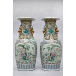 A pair of large Canton vases in Chinese porcelain, 19th century (*) (90cm)