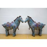 Pair of monumental horses in Chinese cloisonnÈ (*) (125x114cm)