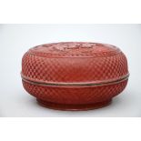 Round Chinese lacquer box (20x11cm)