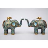 Pair of Chinese cloisonnÈ elephants, 20th century (18x13cm)
