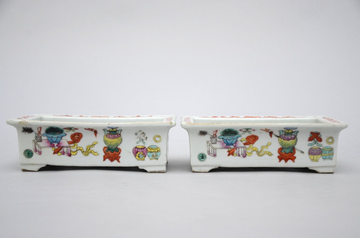 A pair of bonzai planters in Chinese porcelain (*) (11x17x5cm)