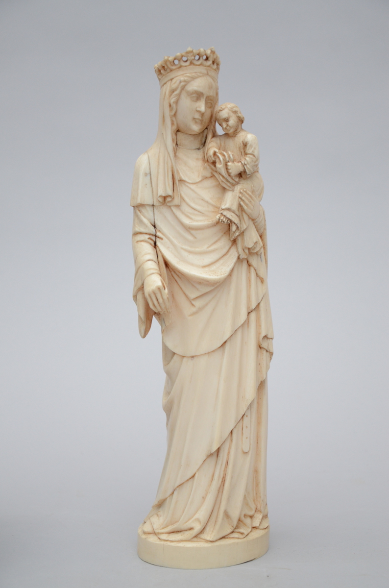 Large gothic revival 'madonna with child' in ivory (*) (35cm)