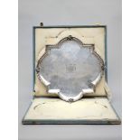 Wolfers: a large silver dish 'exposition universelle d'Anvers 1894' (38x40cm)