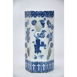 Hexagonal vase in Chinese blue and white porcelain 'antiquities' (28cm)