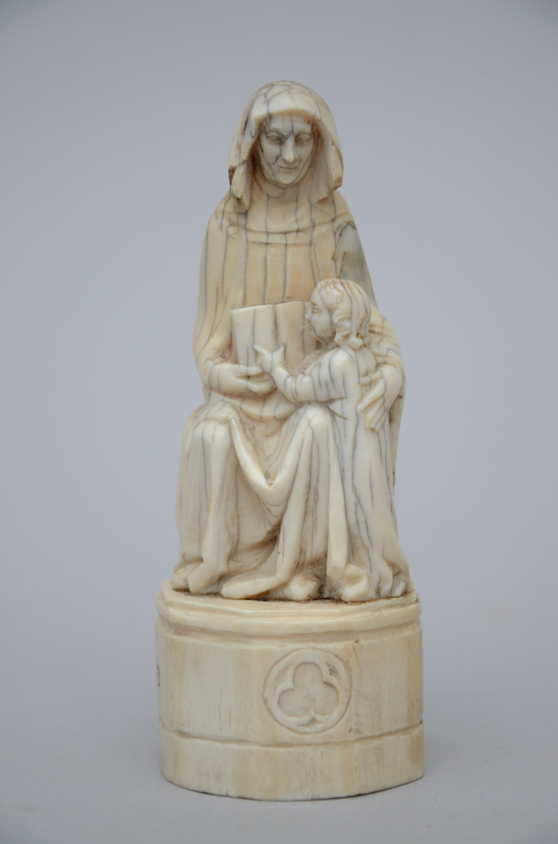 Gothic revival statue in ivory 'woman and child' (14cm)