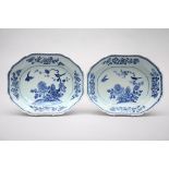 A pair of hexagonal dishes in Chinese blue and white porcelain, 18th century (24x30x8cm)