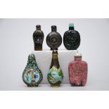 Lot: 6 Chinese snuffbottles