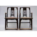 Pair of Chinese armchairs (45x58x100cm)