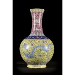 Large vase in Chinese porcelain 'dragon and phoenix' (*) (66cm)