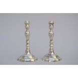 A pair of silver Louis XV candlesticks, Ath 18th century (24cm)