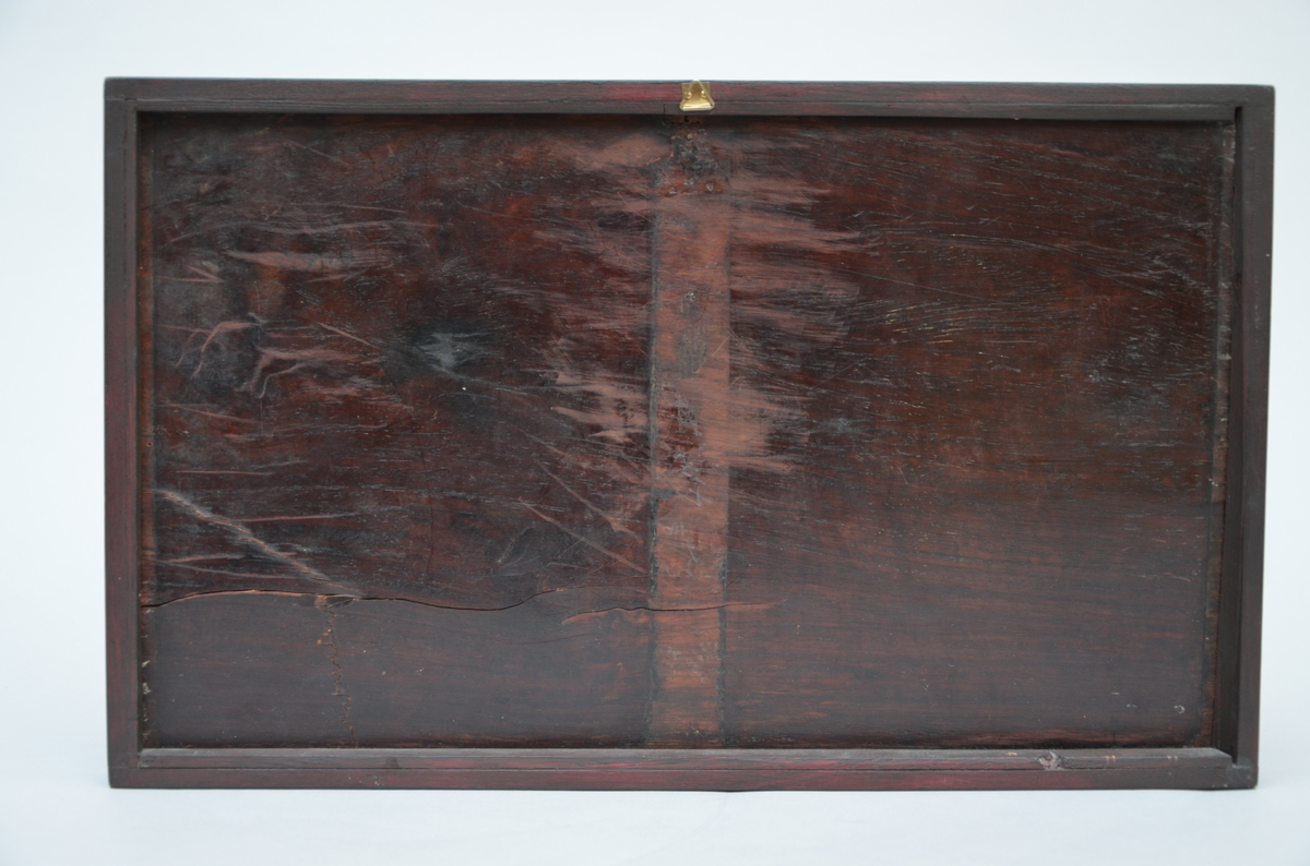 A Chinese panel in hardwood 'dragons' (43x26cm) - Image 3 of 3