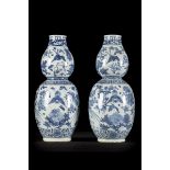 Large pair of double gourd vases in Chinese blue-white porcelain,late 19th century (*) (62cm)