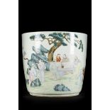 Large Chinese planter in famille rose porcelain 'sages in a rock garden' (52x47cm)