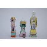 Lot: three sculptures in Chinese famille rose porcelain, 18th century (*) (24cm)