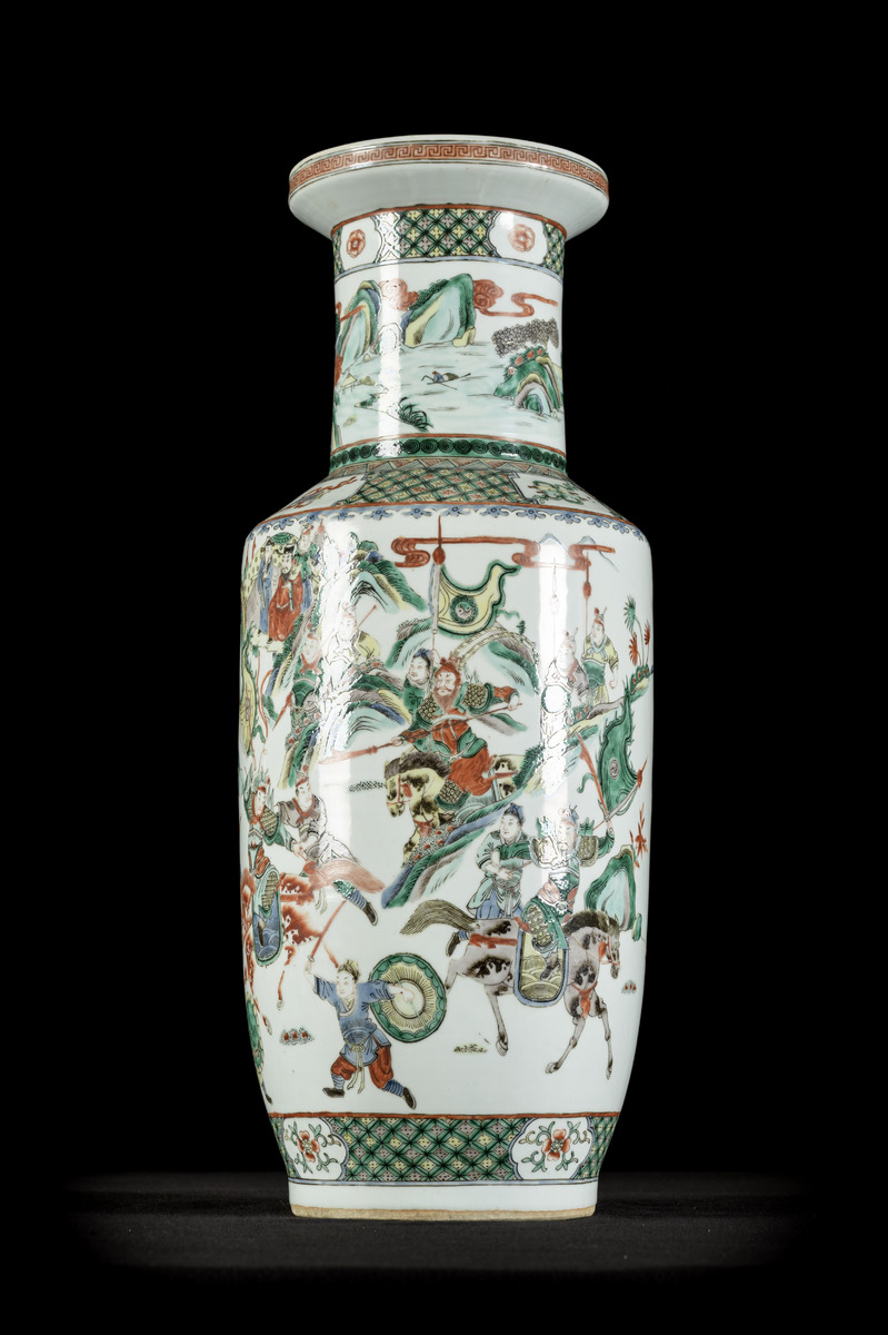 Large rouleau vase in Chinese famille verte porcelain "warriors" (*) (60cm)