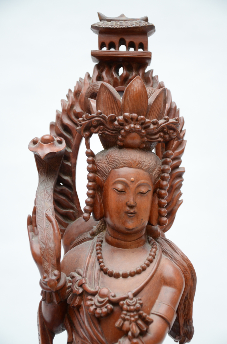 Large Chinese wooden sculpture 'Guanyin on elephant' (83cm) - Image 2 of 3