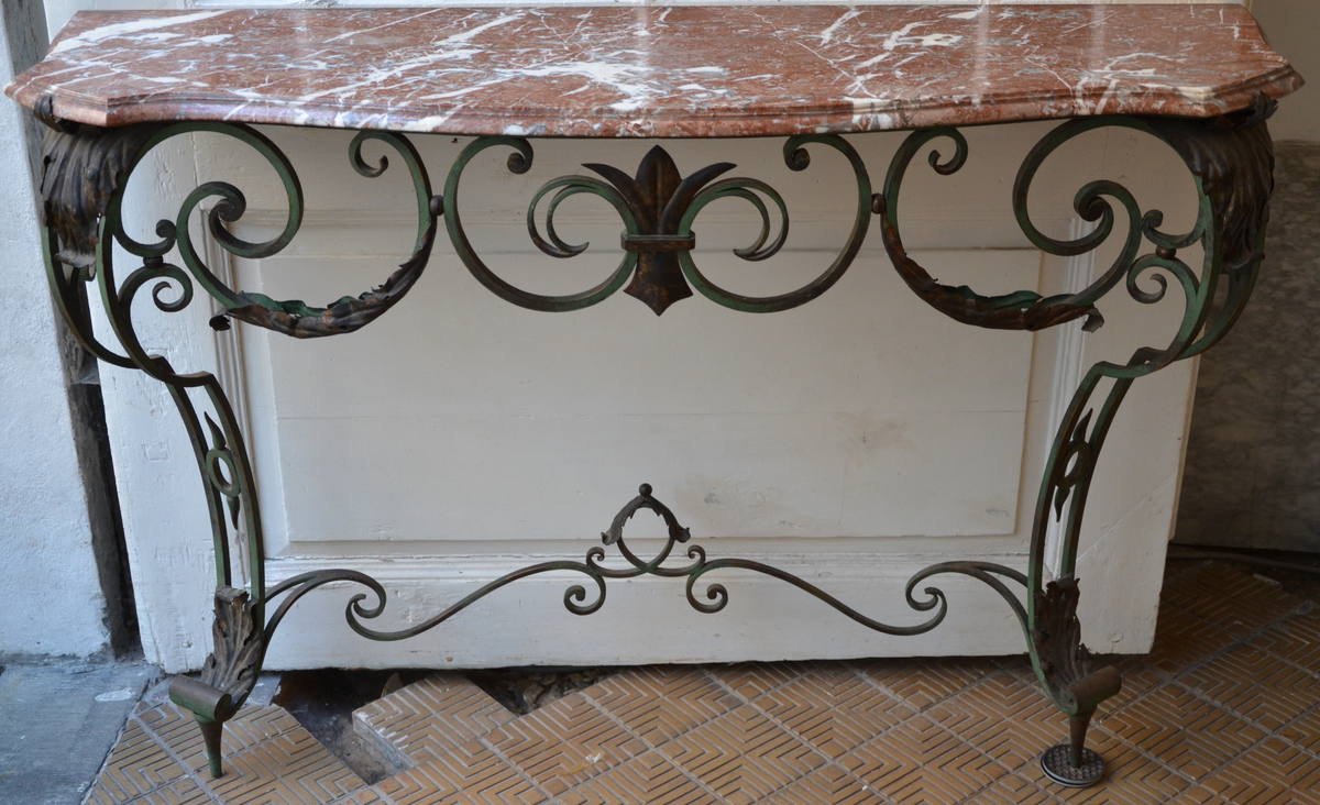 Decorative console in wrought iron (32x120x118cm)