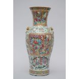 A vase in Chinese Canton porcelain 'audience' (62cm)