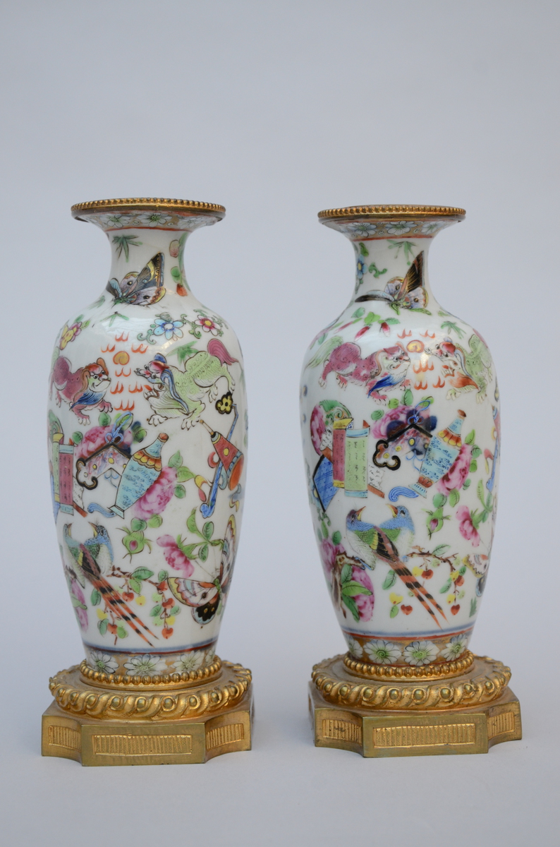 Pair of vases in Canton porcelain with bronze mount (*) (20cm)