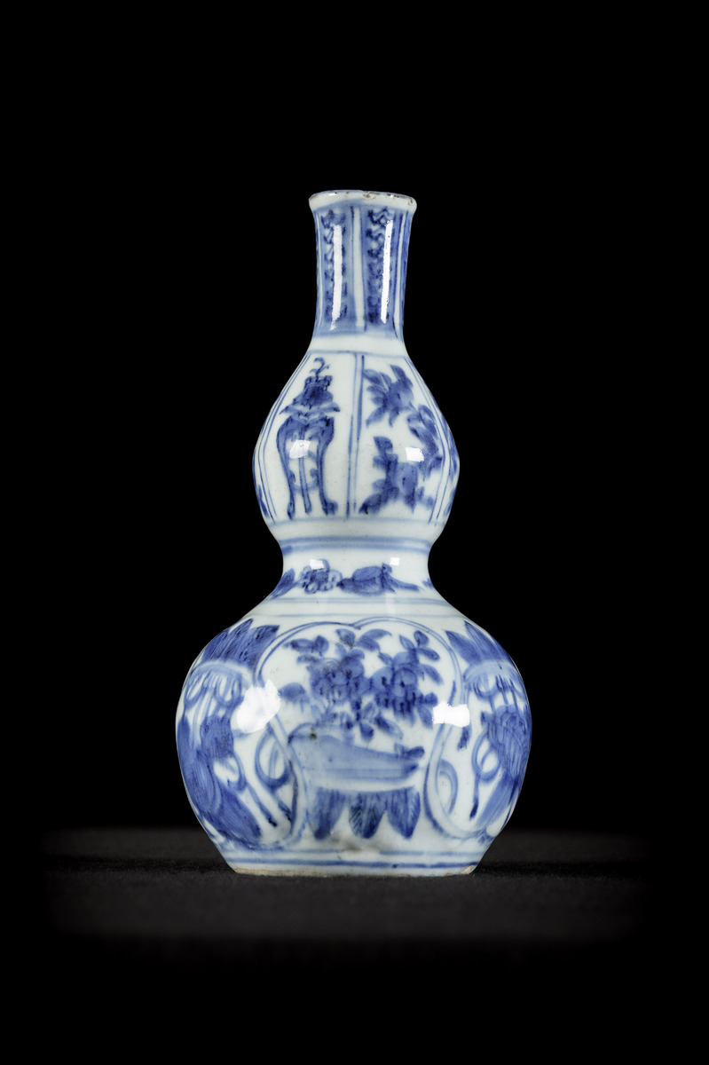 Double gourd vase in Chinese blue and white porcelain, Wanli period (23cm) - Image 2 of 3