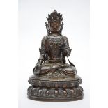 A Chinese sculpture in bronze 'bodhisattva', 20th century (17x22x34cm)