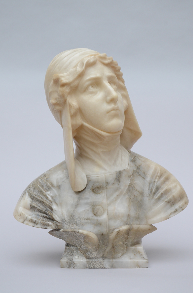 A statue in alabaster 'bust of a woman', ca 1900 (48cm)