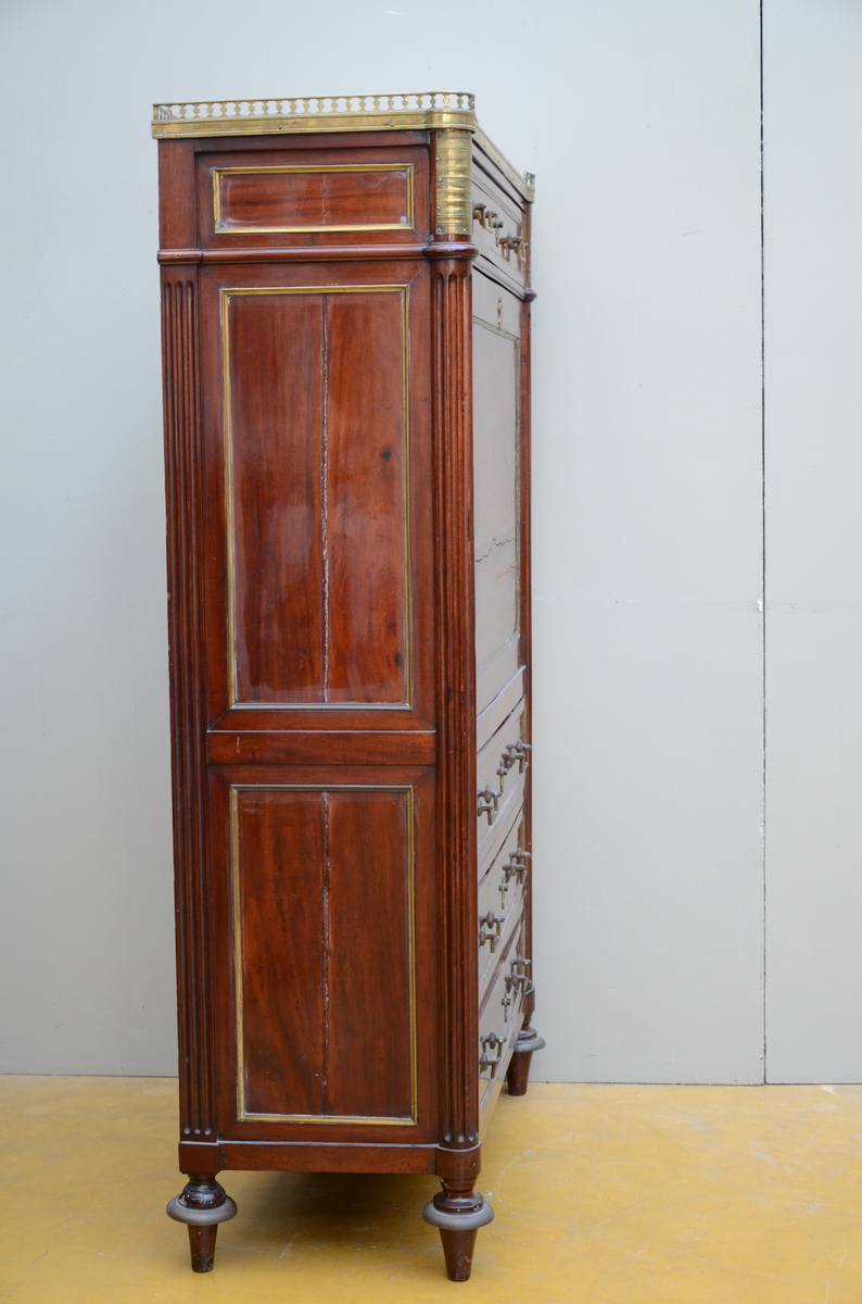 A Louis XVI style escritoire in mahogany (*) (137x75x36cm) - Image 3 of 4