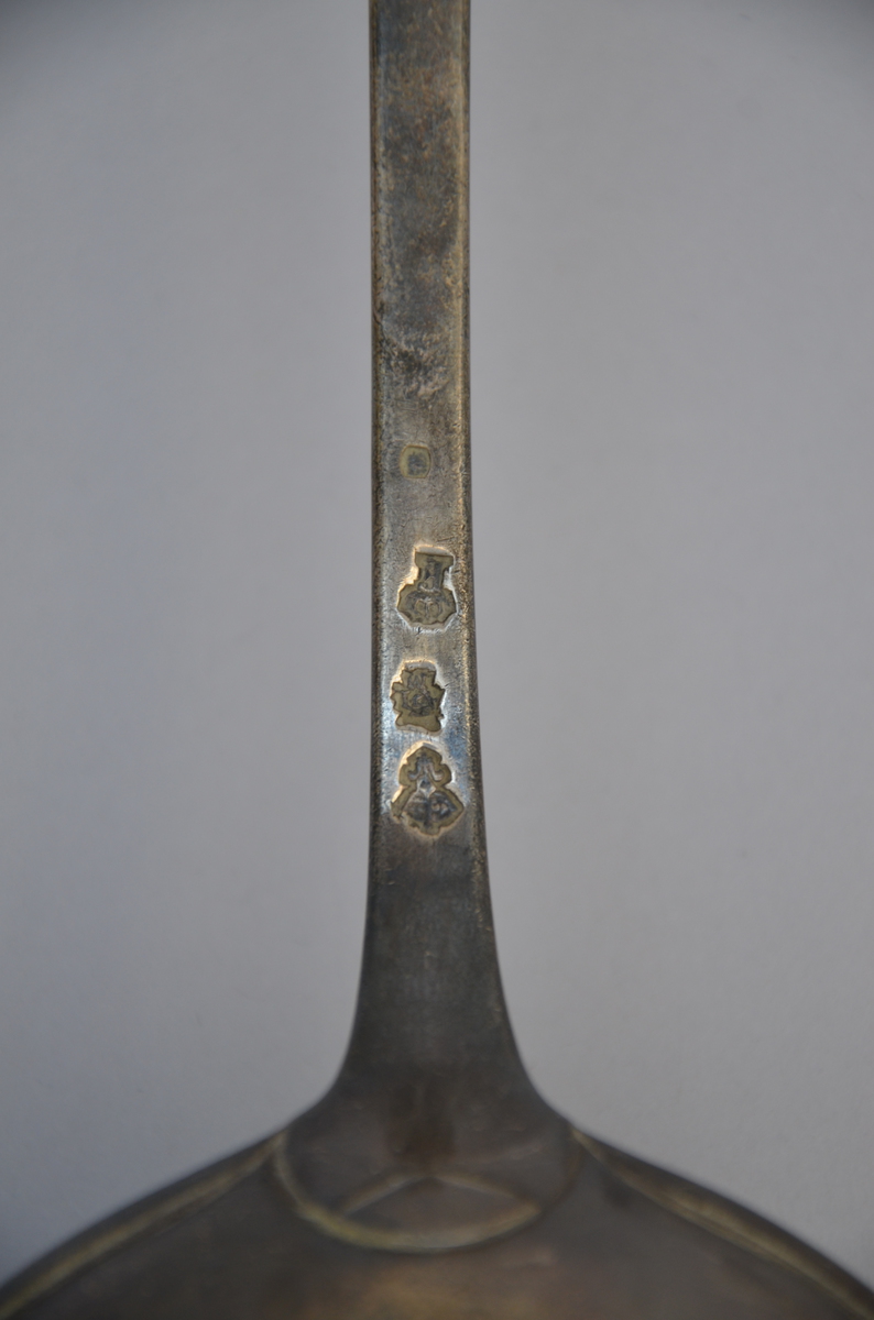 Lot: five silver spoons, 18th century - Image 3 of 7