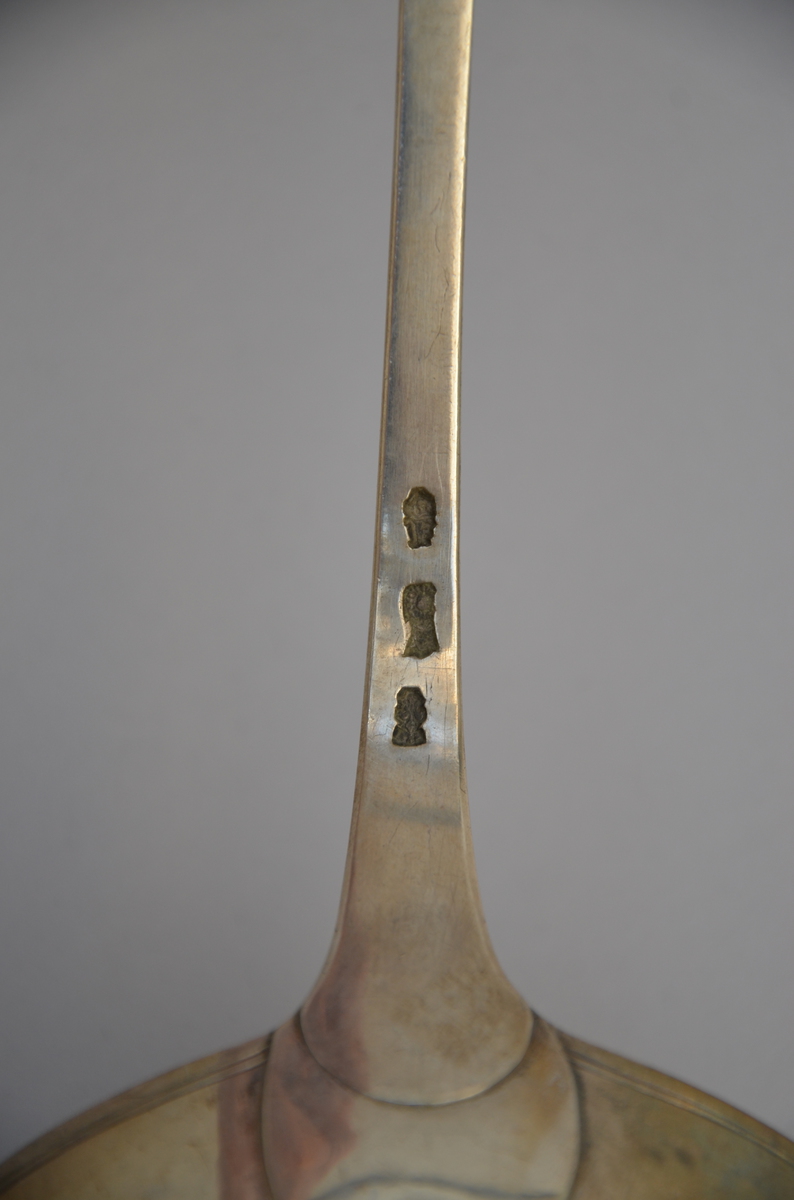 Lot: five silver spoons, 18th century - Image 7 of 7