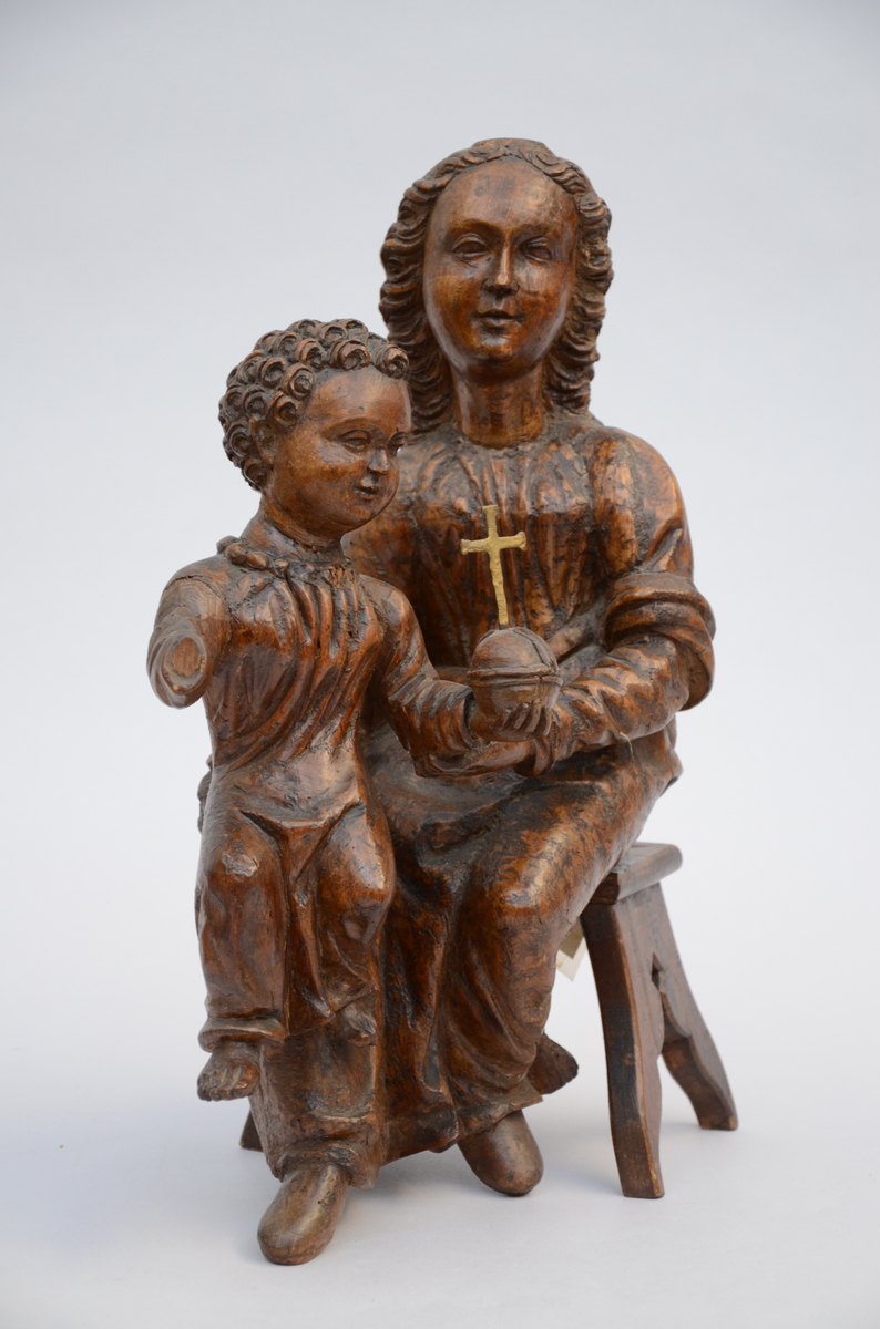 Wooden sculpture 'Madonna with child' (17x30x43cm)