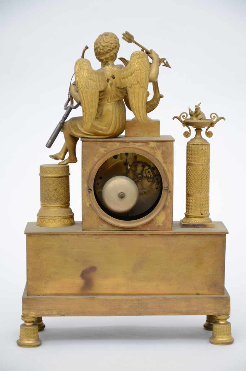 An Empire clock in gilt bronze 'amor' (11x26x40cm) - Image 2 of 2