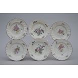 Six plates in European porcelain 'flowers', 18th century (*) (23cm)