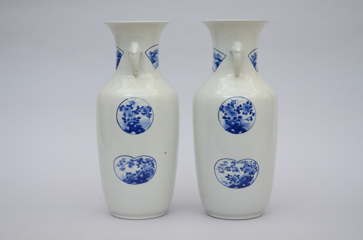 Pair of vases in Japanese blue and white porcelain (47cm) - Image 2 of 3