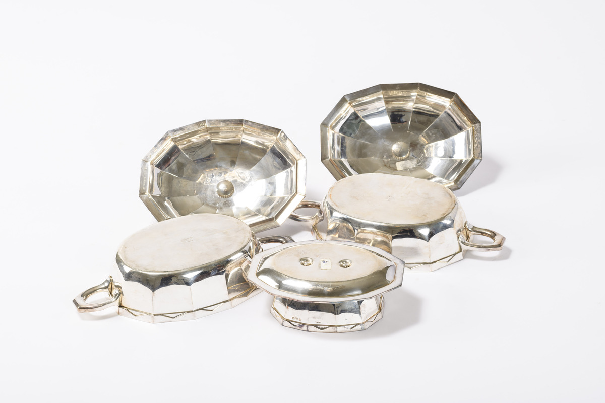 A pair of Art Deco legumiers and a sauce bowl in silver with ivory handles by Wolfers, model ' - Image 2 of 5