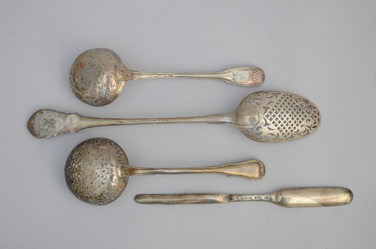 Lot: four silver sugar spoons - Image 2 of 6