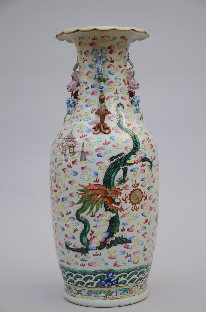 A vase in Canton porcelain 'dragons' (*) (64cm)