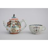 Lot: teapot and cup in Chinese porcelain, 18th century (*) (11cm)