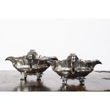 A pair of silver sauce bowls in silver, Mons 18th century (15x20x10cm)