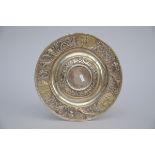 Silver plate with gilt low reliÎfs in Renaissance style, Neurenberg 19th century (26cm)