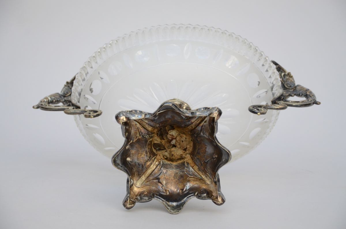 A crystal milieu de table with silver mounts (*) (24x43x35cm) - Image 3 of 3