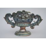 A silver vase, 17th - 18th century (*) (11x30x19cm)
