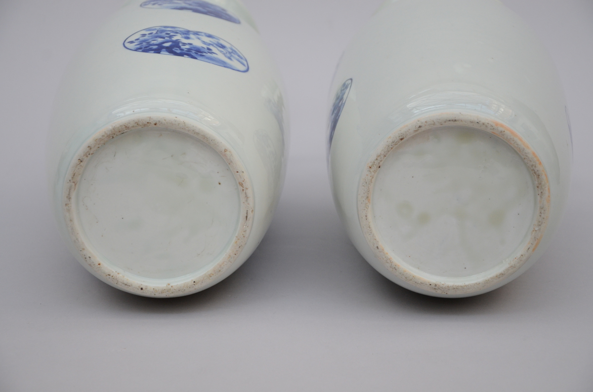 Pair of vases in Japanese blue and white porcelain (47cm) - Image 3 of 3