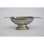 A silver wine cup, probably Friesland 17th century (13x26x8cm)