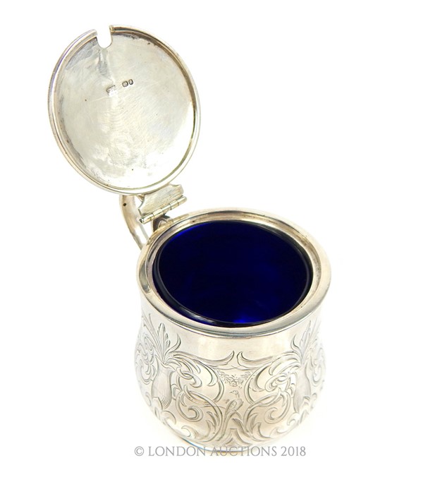 A Good Quality Mid Victorian Sterling Silver Mustard Pot. - Image 3 of 4