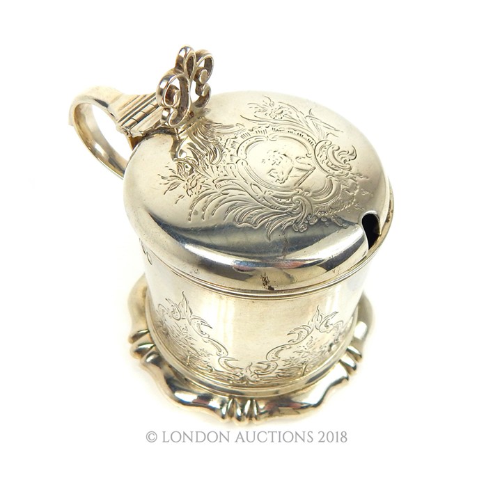 An Early Victorian Sterling Silver Mustard Pot. - Image 2 of 4