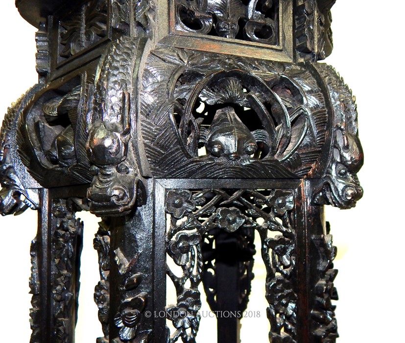 A pair of carved wood Chinese export jardiniere stands - Image 4 of 5