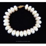 A Pearl Bracelet.