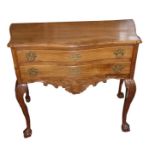 A 19TH CENTURY ANGLO-PORTUGUESE CARVED ROSEWOOD COMMODE.