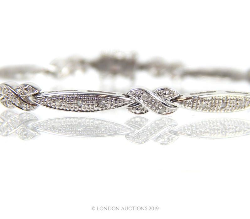 A 9 Carat Gold Bracelet. - Image 2 of 3